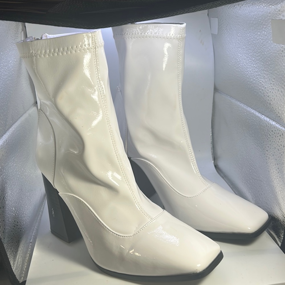 Quipd NWOT women’s ankle boots size 9